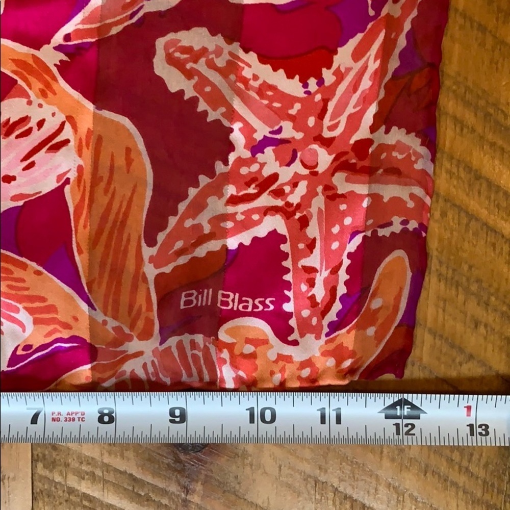 Bill Blass silk scarf with sea life (seashells, fish, starfish, etc.) - Picture 6 of 10